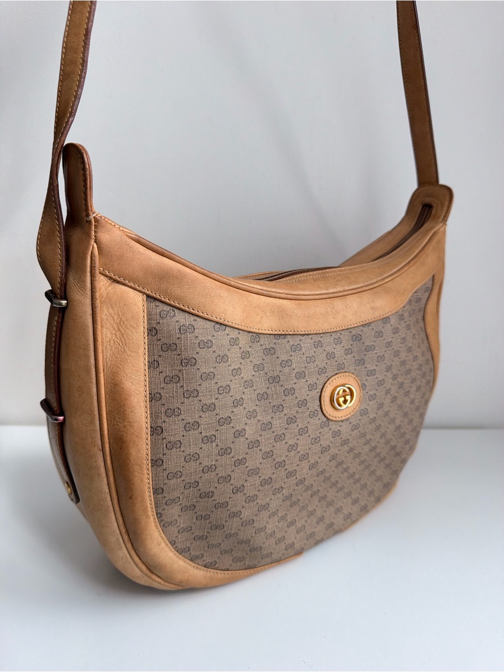 Authentic Gucci Micro GG Supreme Vintage Crescent Crossbody Bag - Picture 2 of 16